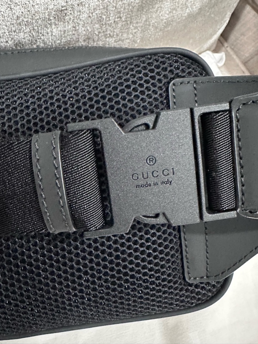 GUCCI RUBBER EFFECT GG BELT BAG - Picture 7 of 11